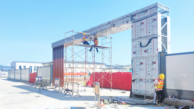 中交二航局工地大門-深圳寶安區(qū)廣深沿江高速項目部工地大門-工地大門-深圳市大通建材有限公司鋼圍擋生產(chǎn)定制廠家