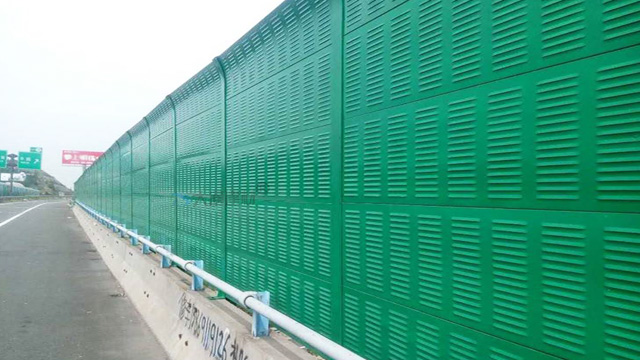 公路聲屏障圍擋-高速公路隔音屏圍擋工程案例