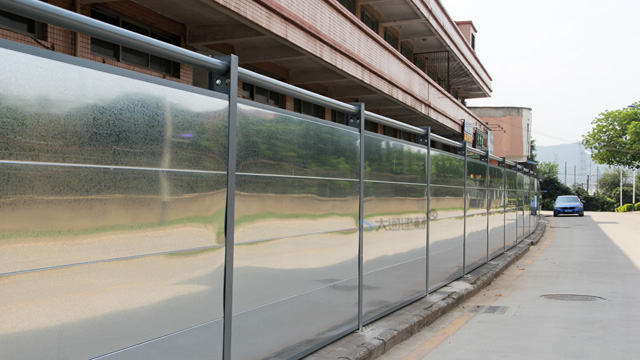 C類(lèi)鍍鋅鋼圍擋-深圳光明公常路道路施工圍擋-中交一局施工